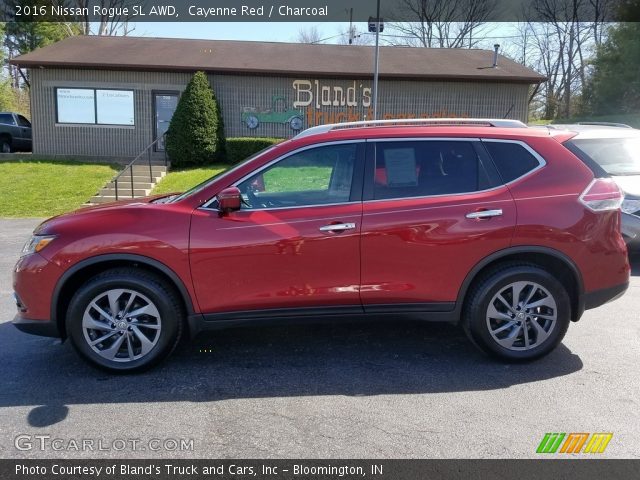 2016 Nissan Rogue SL AWD in Cayenne Red