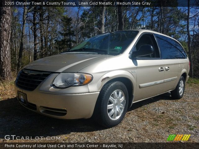 2005 Chrysler Town & Country Touring in Linen Gold Metallic