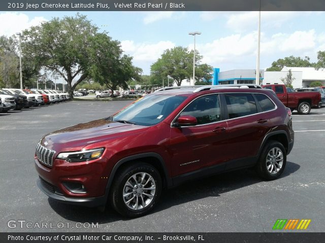 2019 Jeep Cherokee Latitude Plus in Velvet Red Pearl