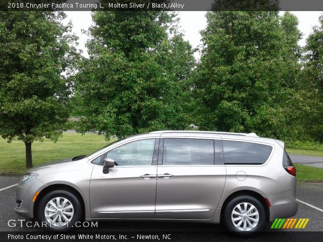 2018 Chrysler Pacifica Touring L in Molten Silver
