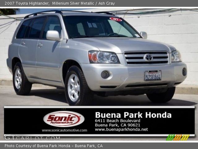 2007 Toyota Highlander  in Millenium Silver Metallic