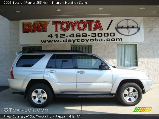 2005 Toyota 4Runner SR5 4x4 in Titanium Metallic