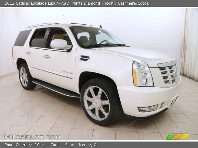 2013 Cadillac Escalade Luxury AWD in White Diamond Tricoat