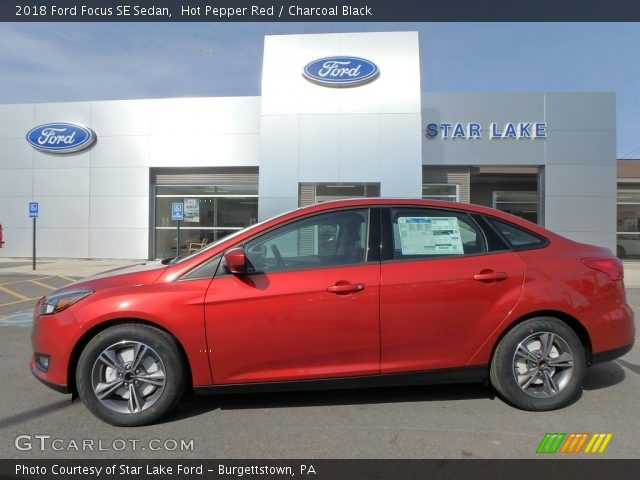 2018 Ford Focus SE Sedan in Hot Pepper Red
