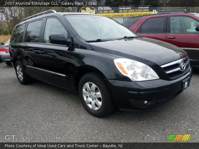 2007 Hyundai Entourage GLS in Galaxy Black