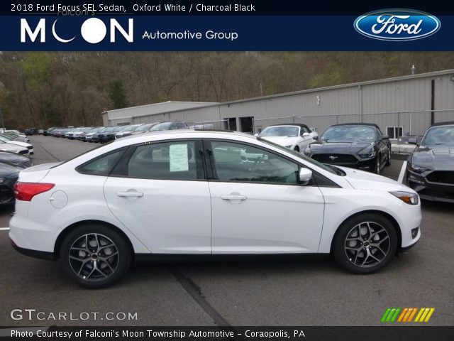 2018 Ford Focus SEL Sedan in Oxford White