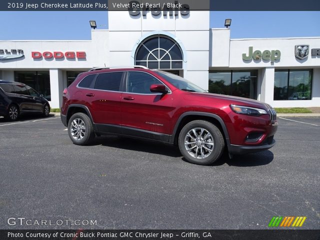 2019 Jeep Cherokee Latitude Plus in Velvet Red Pearl