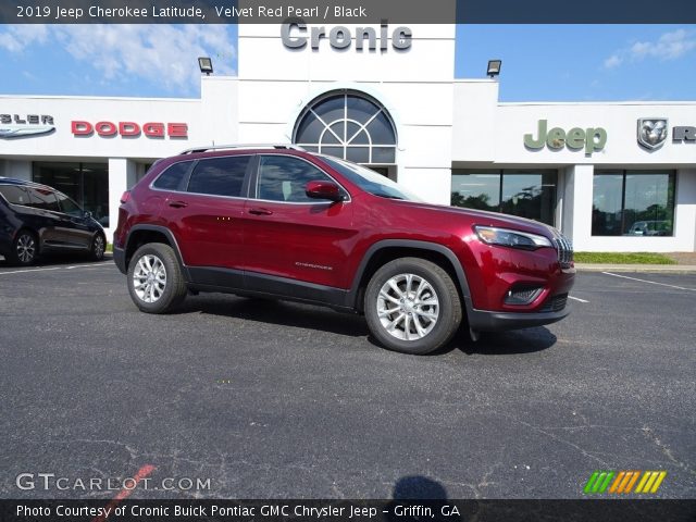 2019 Jeep Cherokee Latitude in Velvet Red Pearl