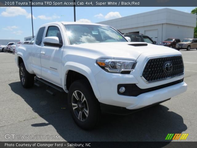 2018 Toyota Tacoma TRD Sport Access Cab 4x4 in Super White