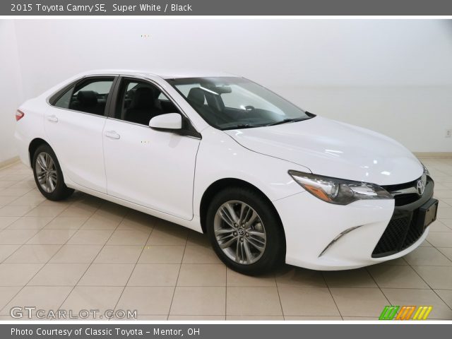 2015 Toyota Camry SE in Super White