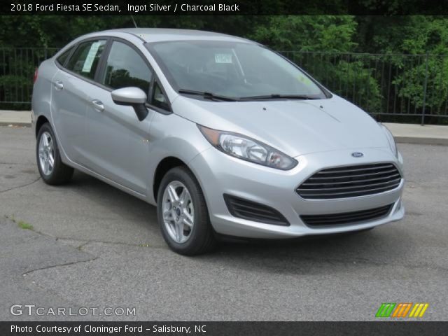 2018 Ford Fiesta SE Sedan in Ingot Silver