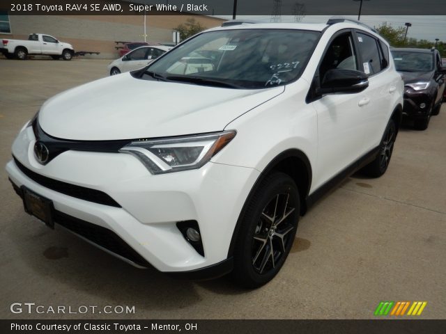 2018 Toyota RAV4 SE AWD in Super White
