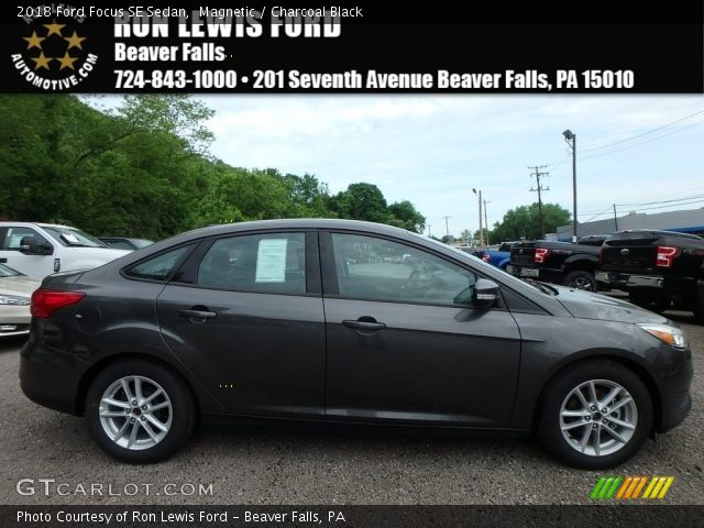 2018 Ford Focus SE Sedan in Magnetic