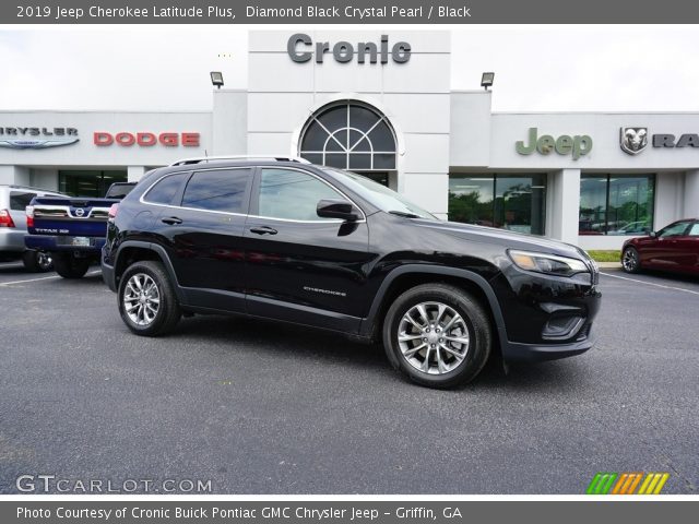 2019 Jeep Cherokee Latitude Plus in Diamond Black Crystal Pearl