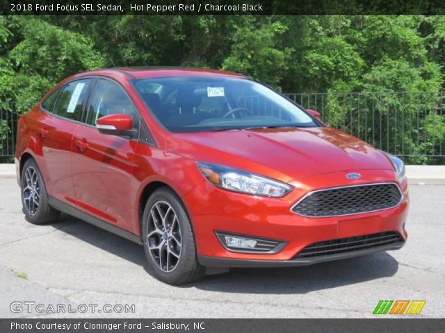 2018 Ford Focus SEL Sedan in Hot Pepper Red