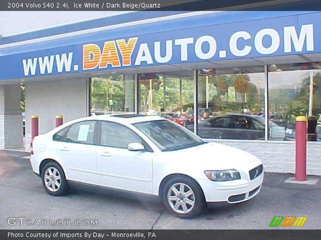 2004 Volvo S40 2.4i in Ice White