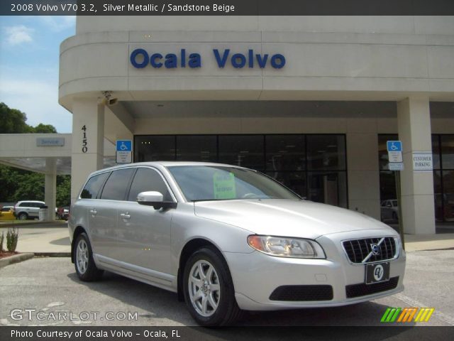 2008 Volvo V70 3.2 in Silver Metallic