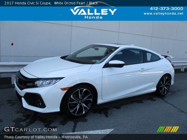 2017 Honda Civic Si Coupe in White Orchid Pearl