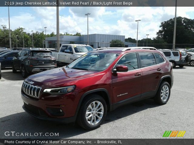 2019 Jeep Cherokee Latitude in Velvet Red Pearl