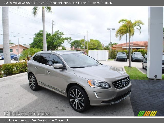 2016 Volvo XC60 T5 Drive-E in Seashell Metallic