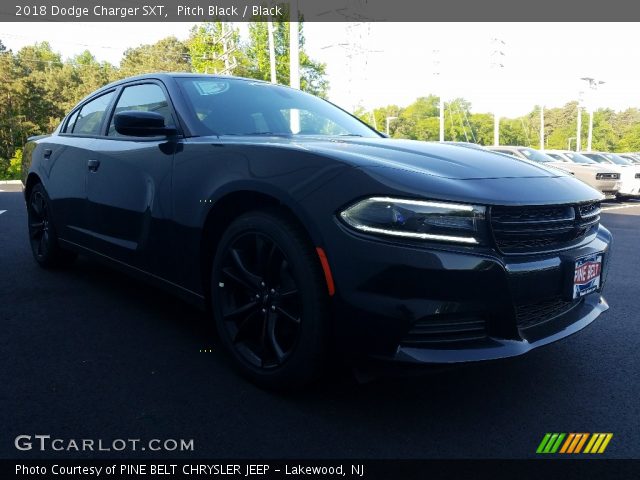 2018 Dodge Charger SXT in Pitch Black