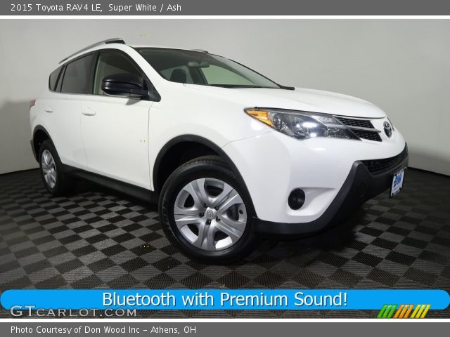 2015 Toyota RAV4 LE in Super White