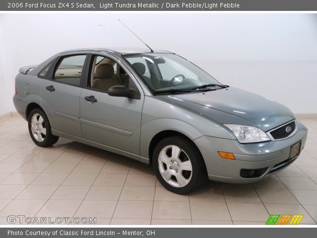 2006 Ford Focus ZX4 S Sedan in Light Tundra Metallic