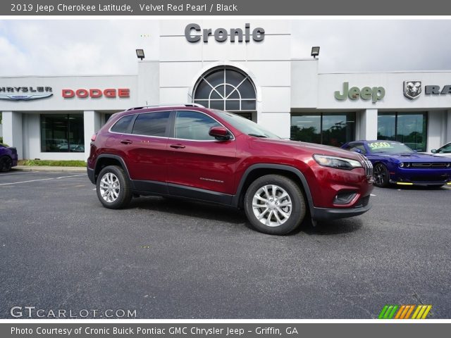 2019 Jeep Cherokee Latitude in Velvet Red Pearl