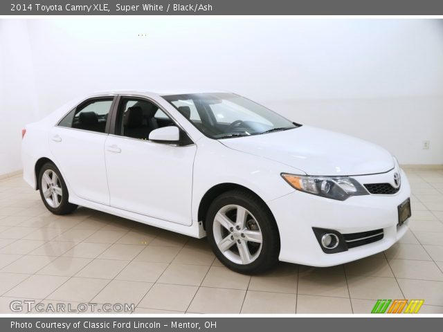 2014 Toyota Camry XLE in Super White