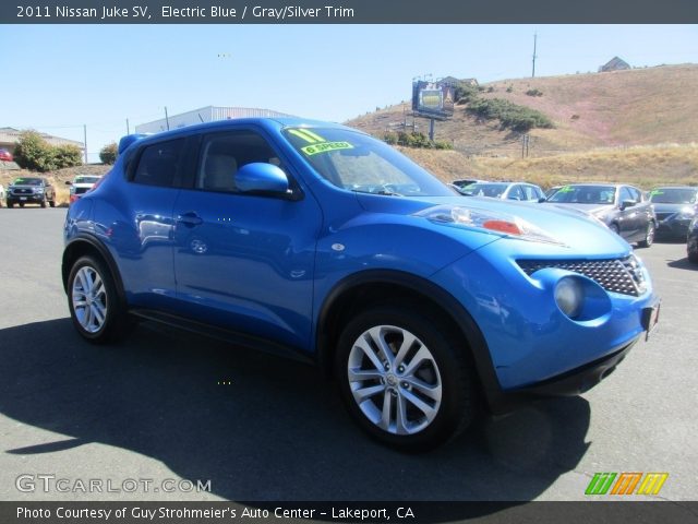 2011 Nissan Juke SV in Electric Blue