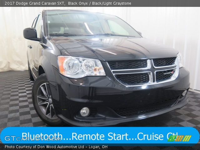 2017 Dodge Grand Caravan SXT in Black Onyx