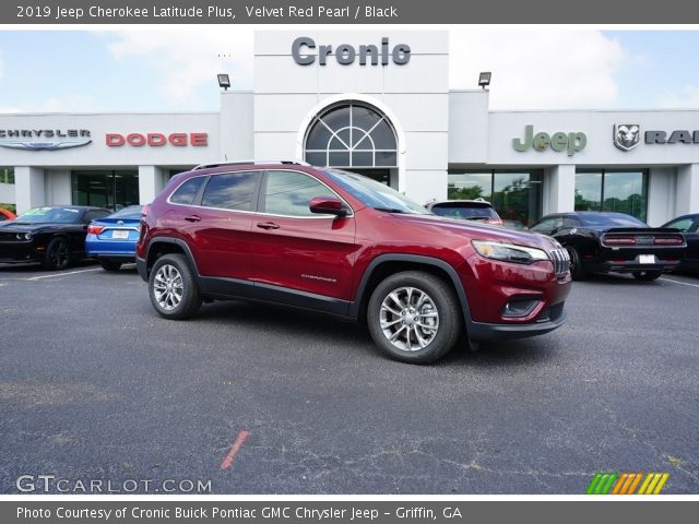 2019 Jeep Cherokee Latitude Plus in Velvet Red Pearl
