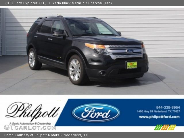 2013 Ford Explorer XLT in Tuxedo Black Metallic