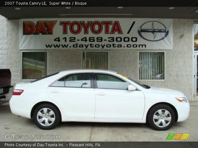2007 Toyota Camry LE in Super White