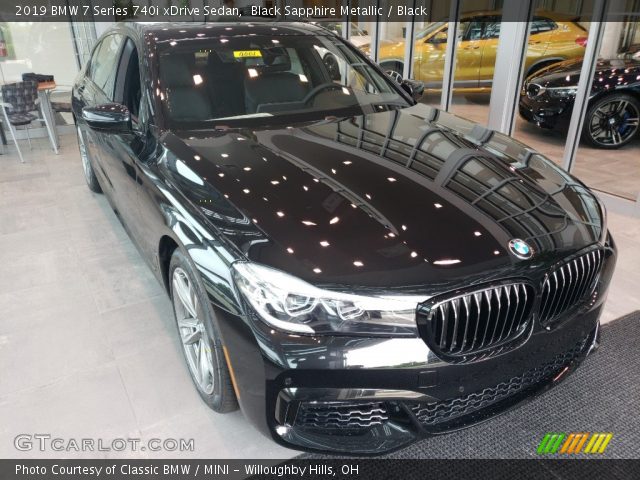 2019 BMW 7 Series 740i xDrive Sedan in Black Sapphire Metallic