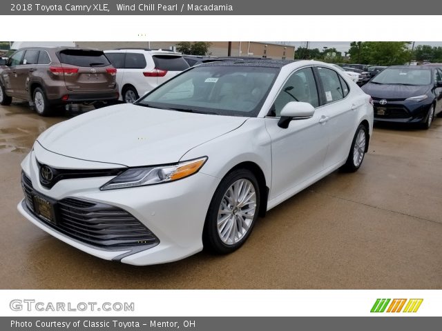 2018 Toyota Camry XLE in Wind Chill Pearl