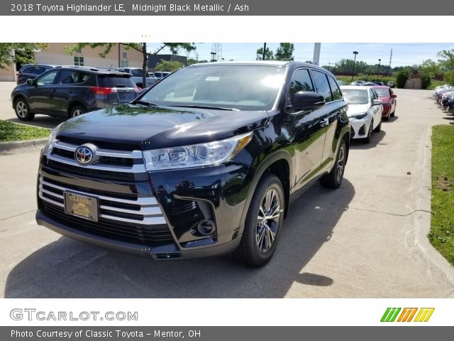 2018 Toyota Highlander LE in Midnight Black Metallic