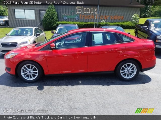 2015 Ford Focus SE Sedan in Race Red