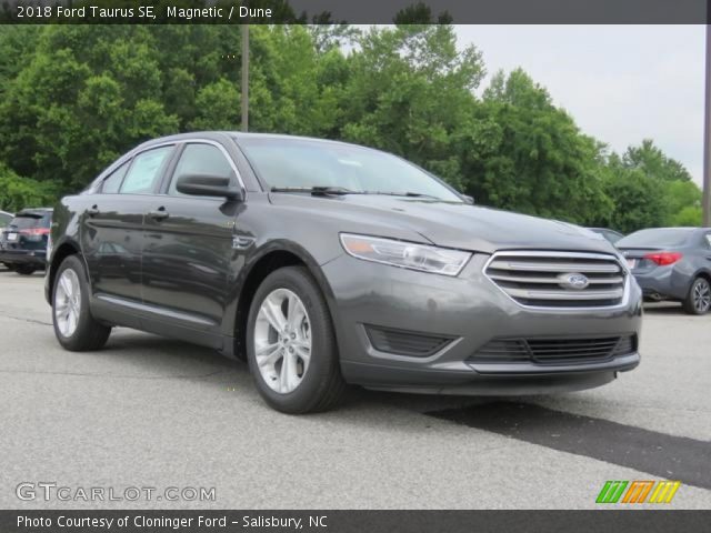 2018 Ford Taurus SE in Magnetic