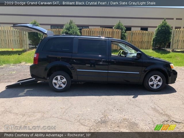 2009 Dodge Grand Caravan SXT in Brilliant Black Crystal Pearl