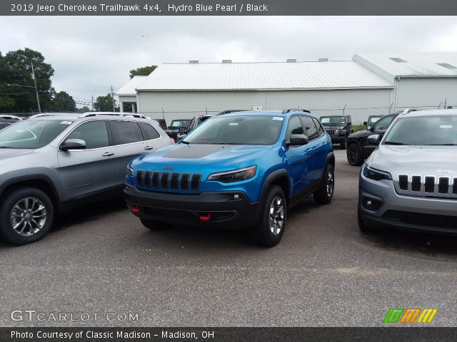 2019 Jeep Cherokee Trailhawk 4x4 in Hydro Blue Pearl