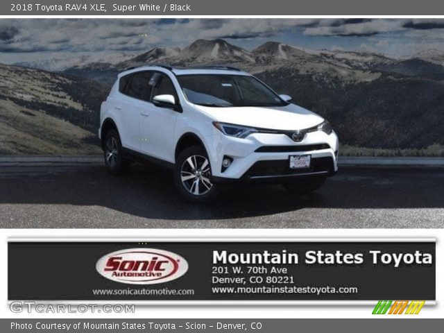 2018 Toyota RAV4 XLE in Super White