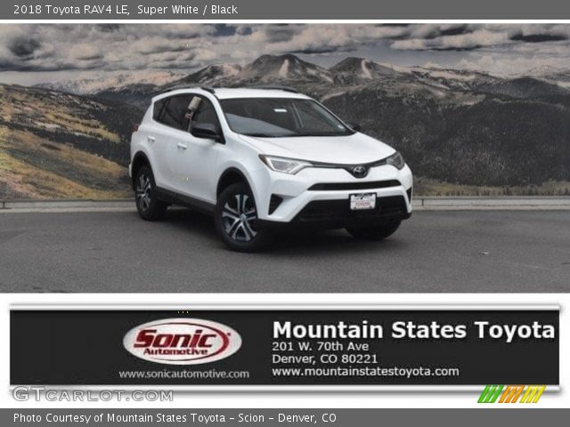 2018 Toyota RAV4 LE in Super White