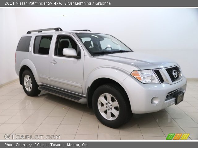 2011 Nissan Pathfinder SV 4x4 in Silver Lightning
