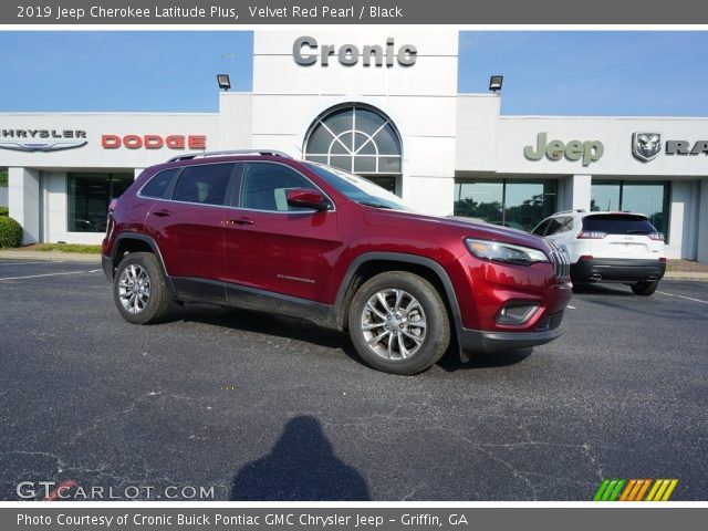 2019 Jeep Cherokee Latitude Plus in Velvet Red Pearl