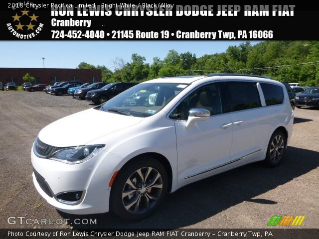 2018 Chrysler Pacifica Limited in Bright White
