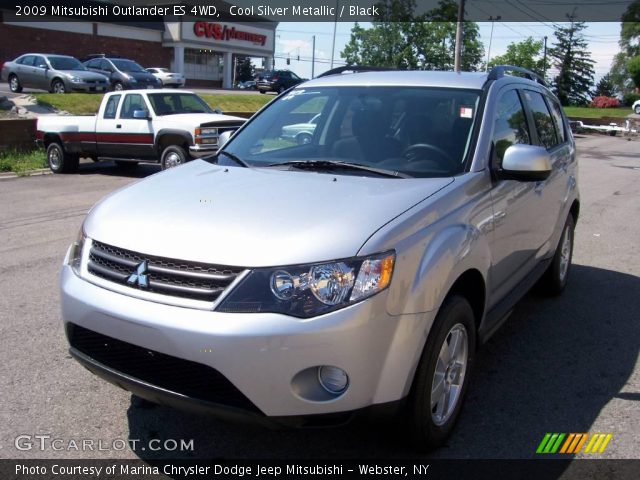 2009 Mitsubishi Outlander ES 4WD in Cool Silver Metallic