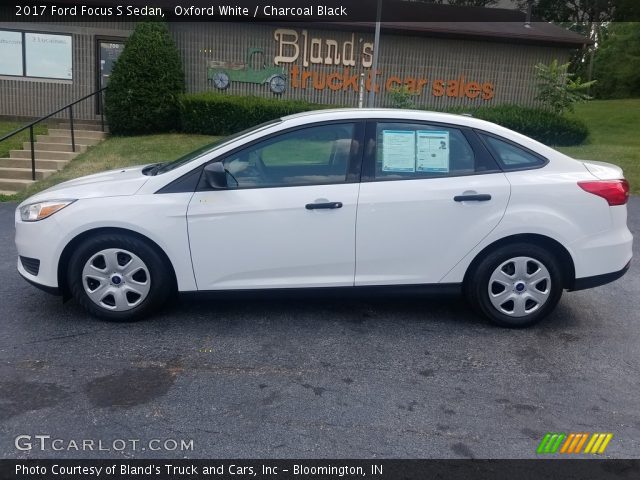 2017 Ford Focus S Sedan in Oxford White