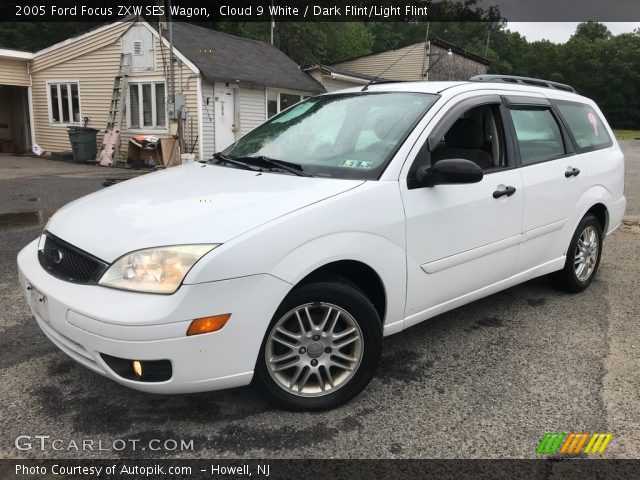 2005 Ford Focus ZXW SES Wagon in Cloud 9 White
