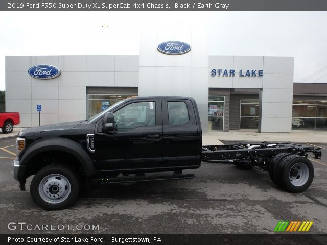 2019 Ford F550 Super Duty XL SuperCab 4x4 Chassis in Black